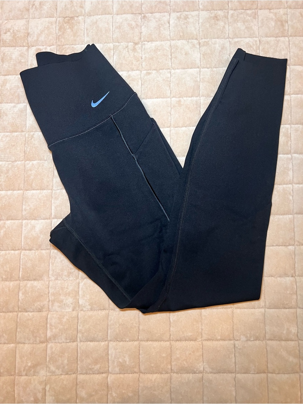 Nike Women's Universa 7/8 High-Waisted Leggings